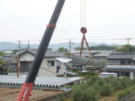 屋根上へ直接荷上げ